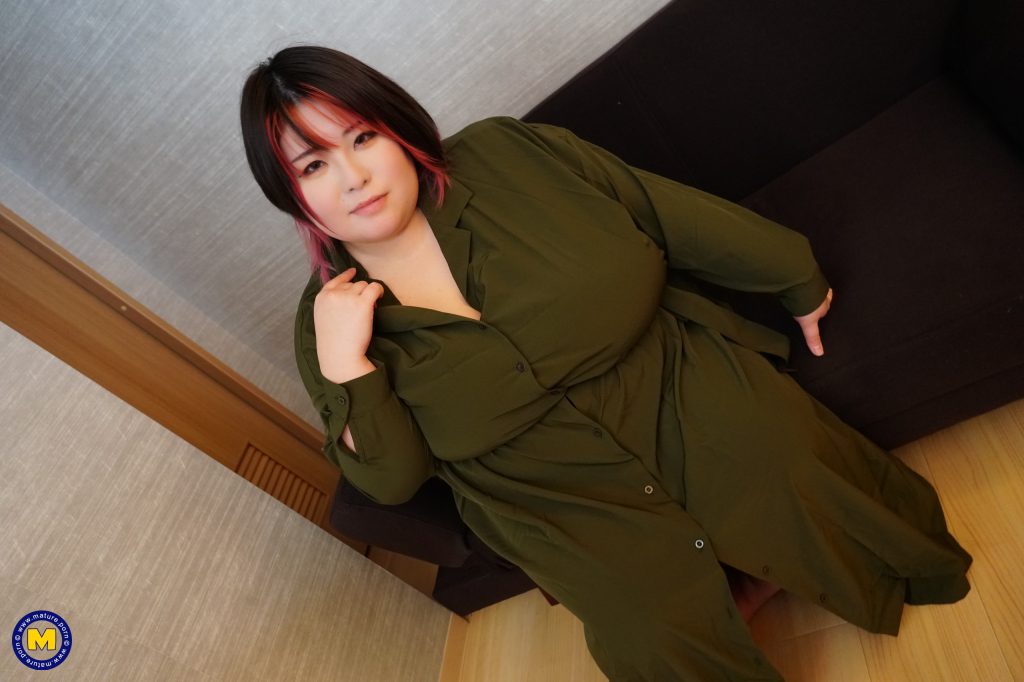 Mature.nl - Huge Breasted Bbw Japanese Lady Begging For A Creampie